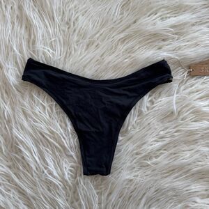 Skims Fits Everybody Dipped Front Thong Onyx Size XS